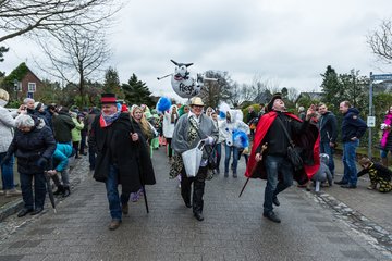 Bild 194 - Latuff Umzug